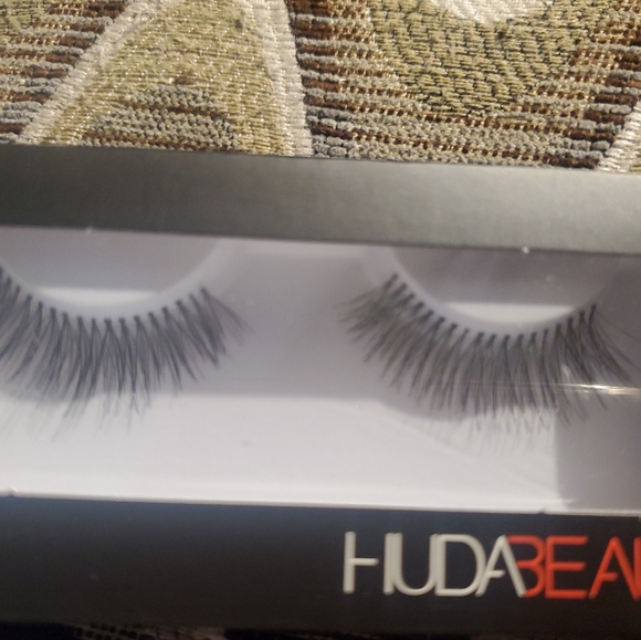 Huda Beauty Lashes (Choose your Style) - Picture 3 of 8